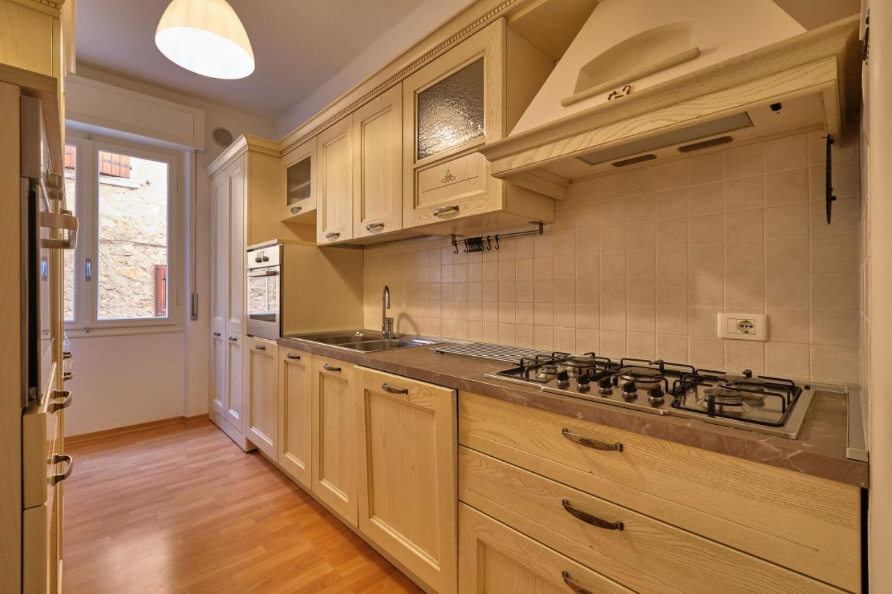 Apartmentsgarda - Residenza Dei Navigatori ตอร์รีเดลเบนาโก ภายนอก รูปภาพ